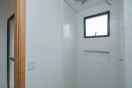Banheiro de apartamento à venda com 1 quarto, 24m² em Vila Gea, São Paulo