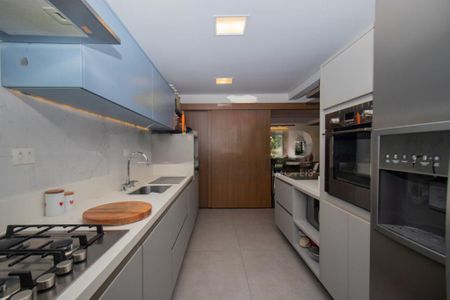 Apartamento à venda com 185m², 4 quartos e 2 vagas