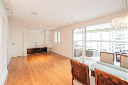 Apartamento à venda com 128m², 3 quartos e 2 vagas Apartamento à venda com 128m², 3 quartos e 2 vagasSala