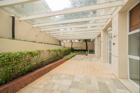 Apartamento à venda com 128m², 3 quartos e 2 vagas Apartamento à venda com 128m², 3 quartos e 2 vagasÁrea comum - Churrasqueira