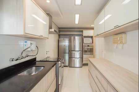 Apartamento à venda com 128m², 3 quartos e 2 vagas Apartamento à venda com 128m², 3 quartos e 2 vagasCozinha