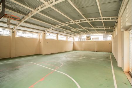 Apartamento à venda com 128m², 3 quartos e 2 vagas Apartamento à venda com 128m², 3 quartos e 2 vagasÁrea comum - Quadra esportiva