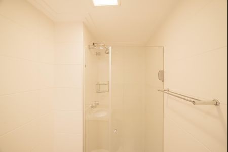 Apartamento à venda com 128m², 3 quartos e 2 vagas Apartamento à venda com 128m², 3 quartos e 2 vagasBanheiro da Suíte 1