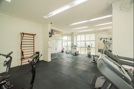 Apartamento à venda com 128m², 3 quartos e 2 vagas Apartamento à venda com 128m², 3 quartos e 2 vagasÁrea comum - Academia