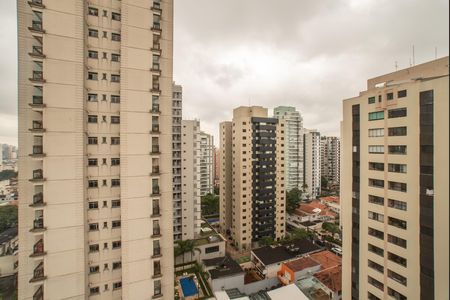 Apartamento à venda com 128m², 3 quartos e 2 vagas Apartamento à venda com 128m², 3 quartos e 2 vagasVista da Suíte 3
