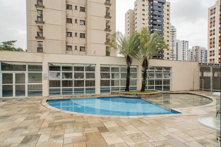 Apartamento à venda com 128m², 3 quartos e 2 vagas Apartamento à venda com 128m², 3 quartos e 2 vagasÁrea comum - Piscina