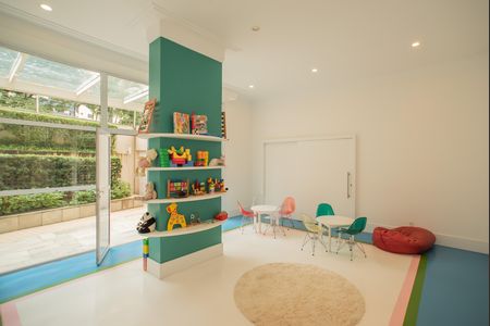 Apartamento à venda com 128m², 3 quartos e 2 vagas Apartamento à venda com 128m², 3 quartos e 2 vagasÁrea comum - Brinquedoteca