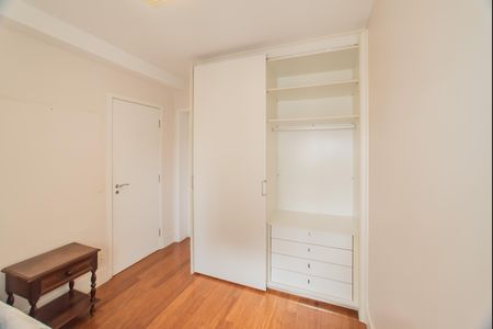 Apartamento à venda com 128m², 3 quartos e 2 vagas Apartamento à venda com 128m², 3 quartos e 2 vagasSuíte 1