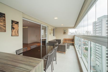 Apartamento à venda com 128m², 3 quartos e 2 vagas Apartamento à venda com 128m², 3 quartos e 2 vagasVaranda gourmet