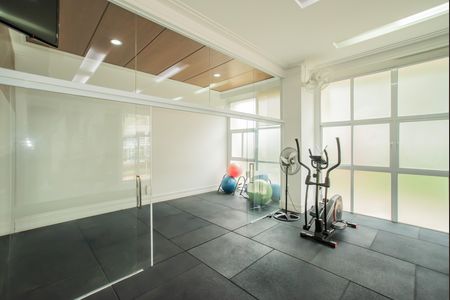 Apartamento à venda com 128m², 3 quartos e 2 vagas Apartamento à venda com 128m², 3 quartos e 2 vagasÁrea comum - Academia