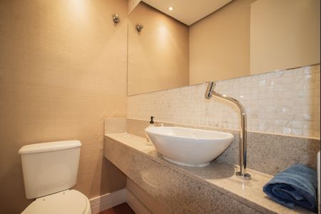 Apartamento à venda com 128m², 3 quartos e 2 vagas Apartamento à venda com 128m², 3 quartos e 2 vagasLavabo