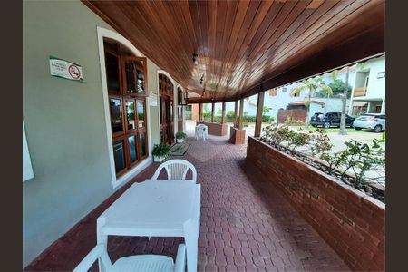 Casa à venda com 159m², 3 quartos e 2 vagas