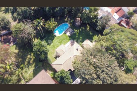Casa à venda com 426m², 4 quartos e 9 vagas