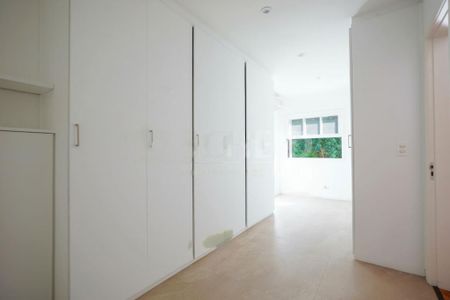 Casa à venda com 426m², 4 quartos e 9 vagas