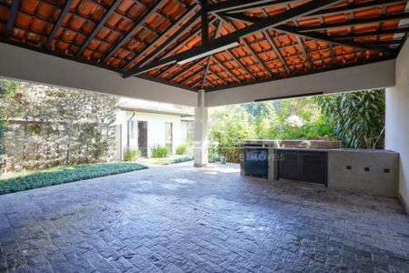 Casa à venda com 426m², 4 quartos e 9 vagas