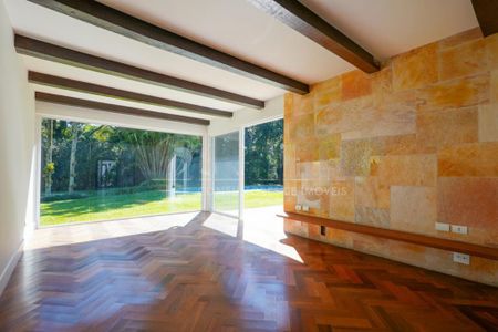 Casa à venda com 426m², 4 quartos e 9 vagas