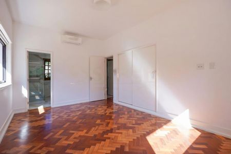 Casa à venda com 426m², 4 quartos e 9 vagas