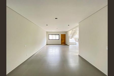 Casa à venda com 133m², 3 quartos e 3 vagas Casa à venda com 133m², 3 quartos e 3 vagasSala / Cozinha