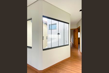 Casa à venda com 133m², 3 quartos e 3 vagas Casa à venda com 133m², 3 quartos e 3 vagasCorredor - Quartos