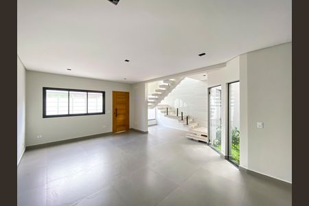 Casa à venda com 133m², 3 quartos e 3 vagas Casa à venda com 133m², 3 quartos e 3 vagasSala / Cozinha
