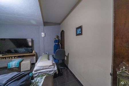 Casa para alugar com 214m², 3 quartos e 2 vagasSala