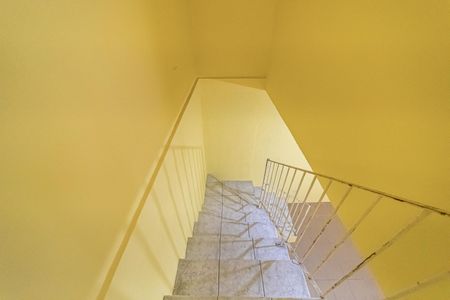 Casa para alugar com 214m², 3 quartos e 2 vagasEscada  - Casa 2