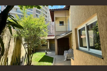 Casa à venda com 3 quartos, 180m² em Jardim Juá, São Paulo