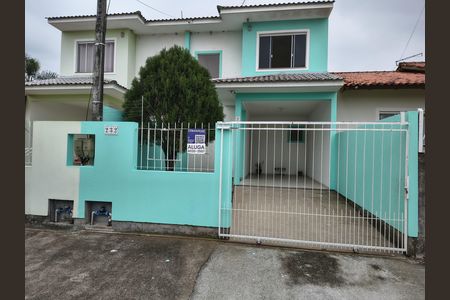Casa para alugar com 84m², 2 quartos e 1 vaga Casa para alugar com 84m², 2 quartos e 1 vagaFachada
