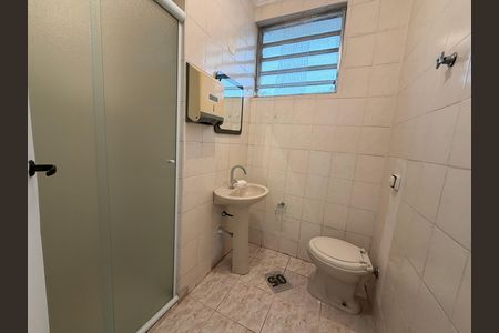 Casa para alugar com 120m², 2 quartos e 2 vagas Casa para alugar com 120m², 2 quartos e 2 vagasBanheiro 1