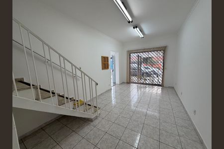 Casa para alugar com 120m², 2 quartos e 2 vagas Casa para alugar com 120m², 2 quartos e 2 vagasSala