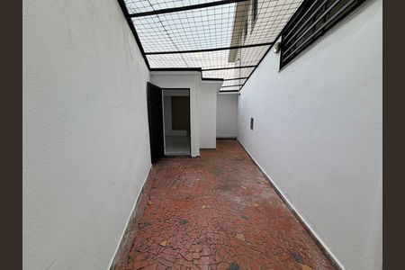 Casa para alugar com 120m², 2 quartos e 2 vagas Casa para alugar com 120m², 2 quartos e 2 vagasLavanderia