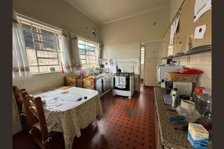 Casa à venda com 199m², 4 quartos e 4 vagas