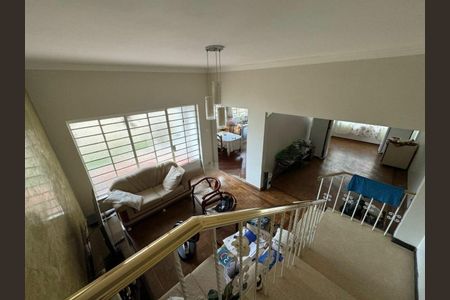 Casa à venda com 199m², 4 quartos e 4 vagas
