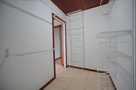 Casa para alugar com 180m², 3 quartos e 4 vagasCloset da suíte