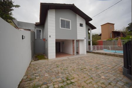 Casa para alugar com 180m², 3 quartos e 4 vagasFachada