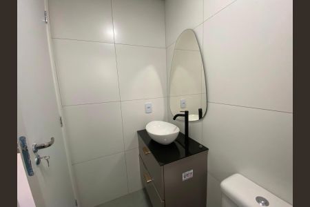 Banheiro de kitnet/studio para alugar com 1 quarto, 22m² em Vila Mariana, São Paulo