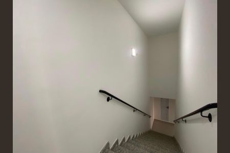 Studio para alugar com 22m², 1 quarto e sem vaga Studio para alugar com 22m², 1 quarto e sem vagaescada