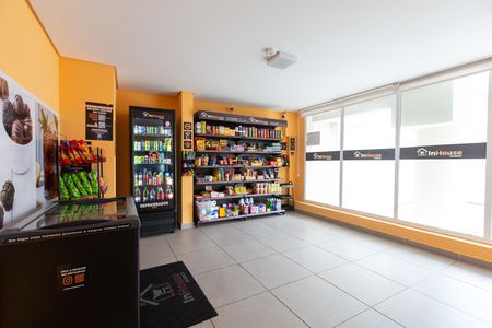 Apartamento à venda com 100m², 3 quartos e 2 vagas Apartamento à venda com 100m², 3 quartos e 2 vagasÁrea comum - Mercadinho