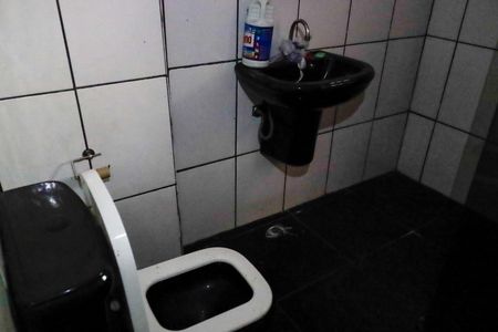 Casa para alugar com 40m², 2 quartos e sem vaga Casa para alugar com 40m², 2 quartos e sem vagaBanheiro