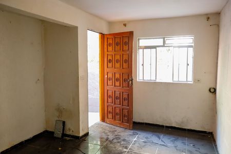 sala de casa para alugar com 2 quartos, 40m² em Padroeira, Osasco