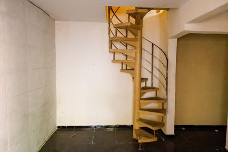 sala de casa para alugar com 2 quartos, 40m² em Padroeira, Osasco