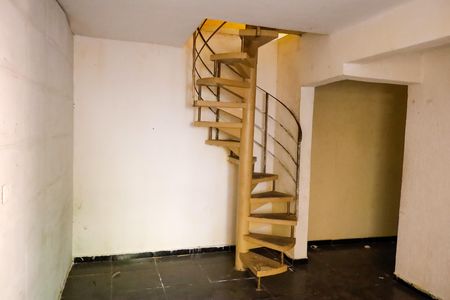 sala de casa para alugar com 2 quartos, 40m² em Padroeira, Osasco