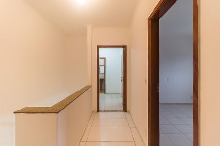 Casa para alugar com 167m², 4 quartos e 2 vagas Casa para alugar com 167m², 4 quartos e 2 vagasHall