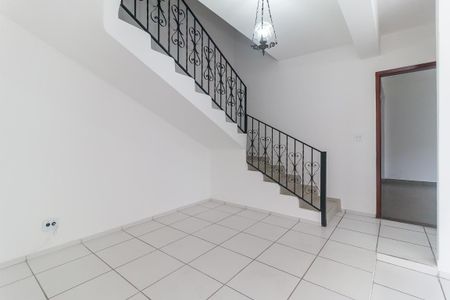 Casa para alugar com 167m², 4 quartos e 2 vagas Casa para alugar com 167m², 4 quartos e 2 vagasSala