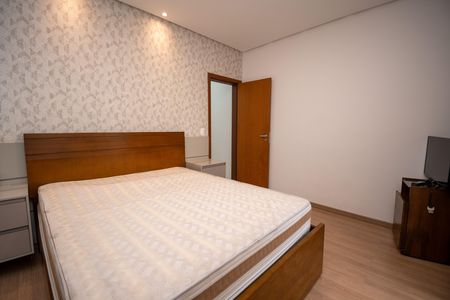 Casa para alugar com 306m², 2 quartos e 2 vagas