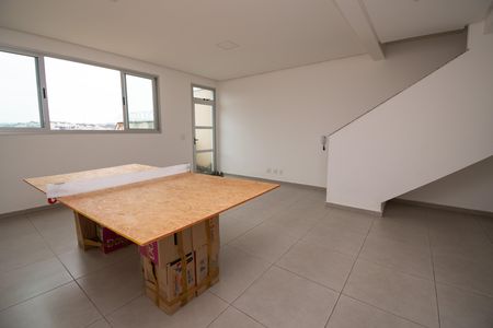 Casa para alugar com 306m², 2 quartos e 2 vagas