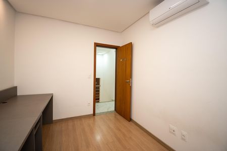 Casa para alugar com 306m², 2 quartos e 2 vagas