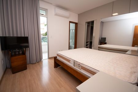 Casa para alugar com 306m², 2 quartos e 2 vagas