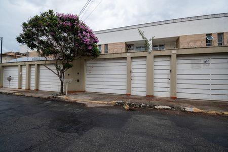 Casa para alugar com 306m², 2 quartos e 2 vagas