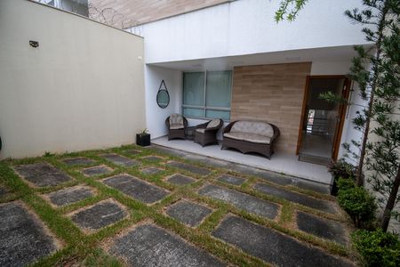Casa para alugar com 306m², 2 quartos e 2 vagas